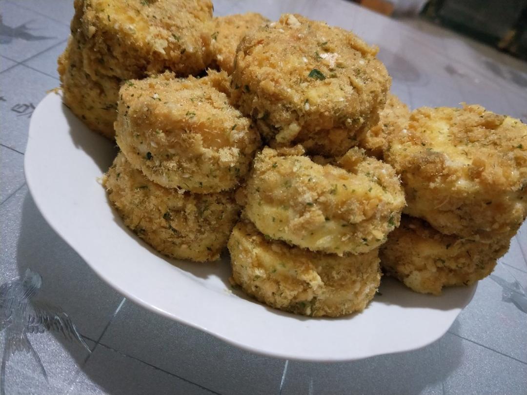 肉松小贝                 完胜鲍师傅