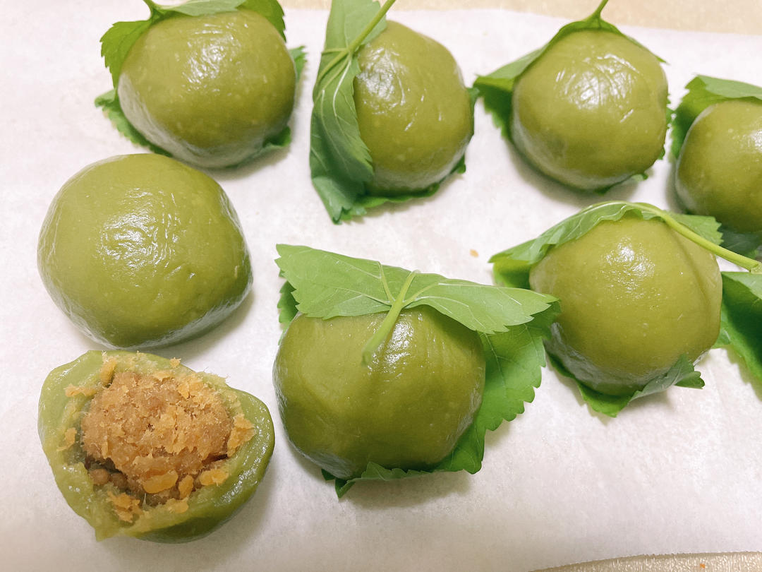 咸蛋黄肉松青团（大麦若叶青汁粉版）已更新