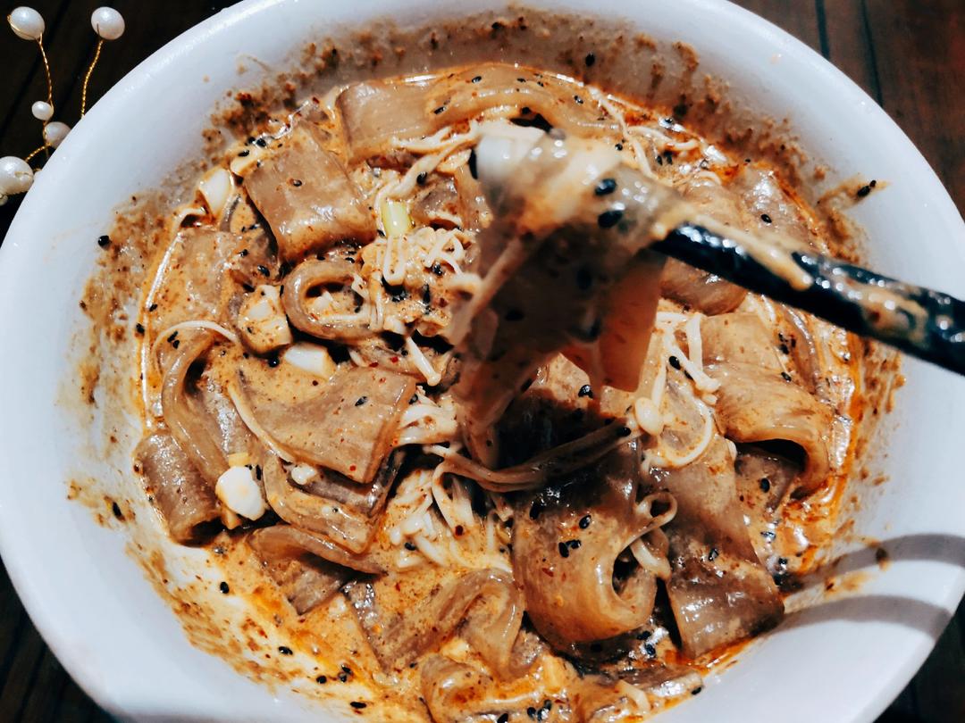 ㊙️麻酱流汁宽粉✨酸辣香浓！一口上瘾💕