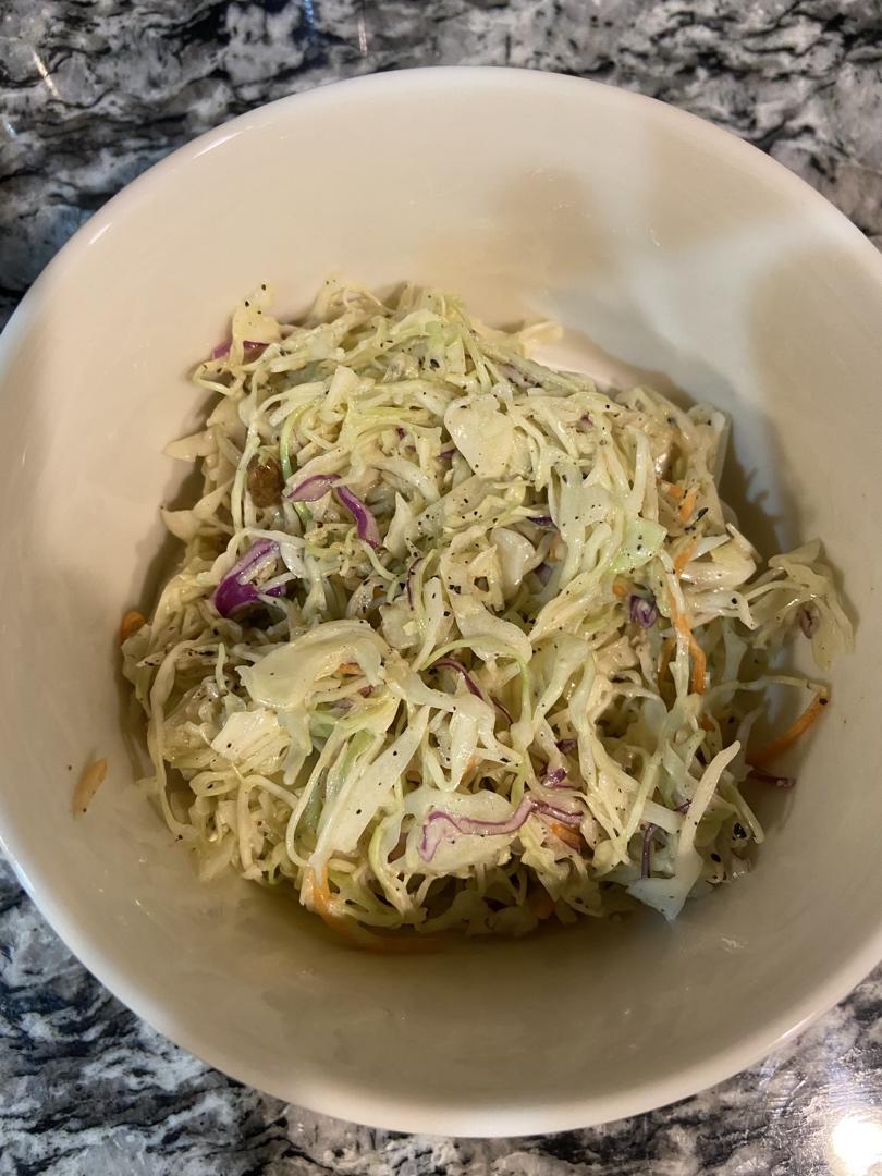沙拉酱拌卷心菜（coleslaw）