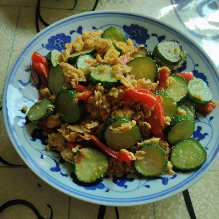黄瓜炒鸡蛋 （青瓜炒鸡蛋）
