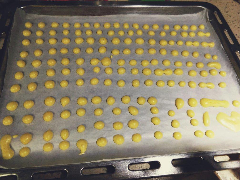 入口即化的无添加蛋黄溶豆