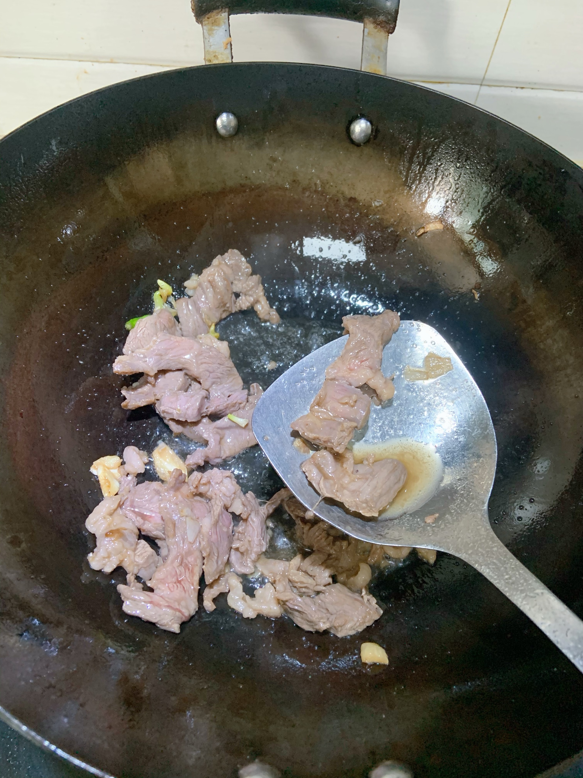 简单易做的青椒牛肉片做法的做法 步骤5