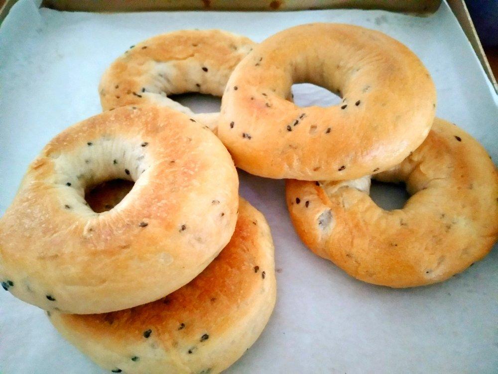 黑芝麻全麦贝果