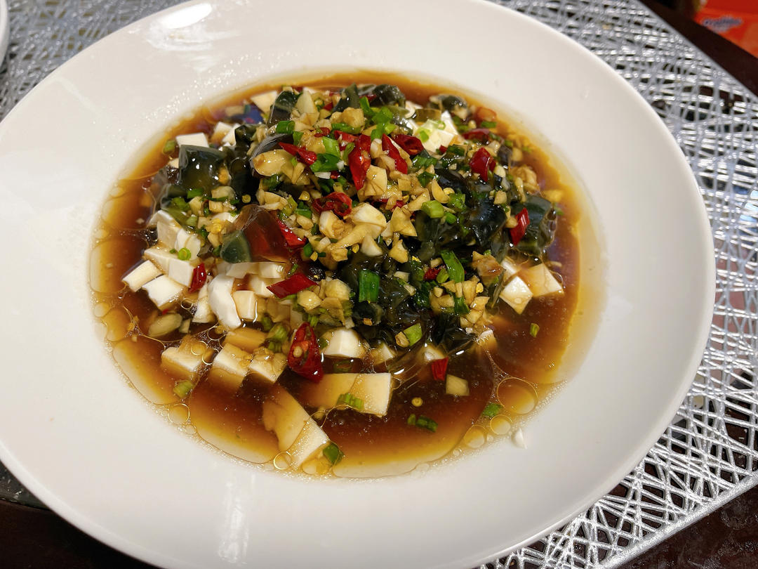 皮蛋拌豆腐