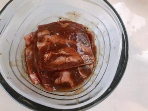 快手美味香煎黑胡椒牛肉片的做法 步骤3