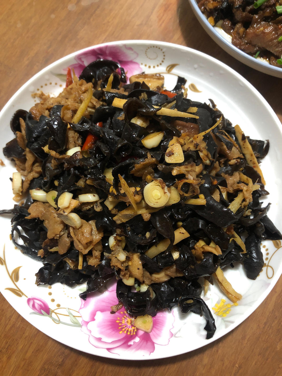 泡椒木耳炒肉丝