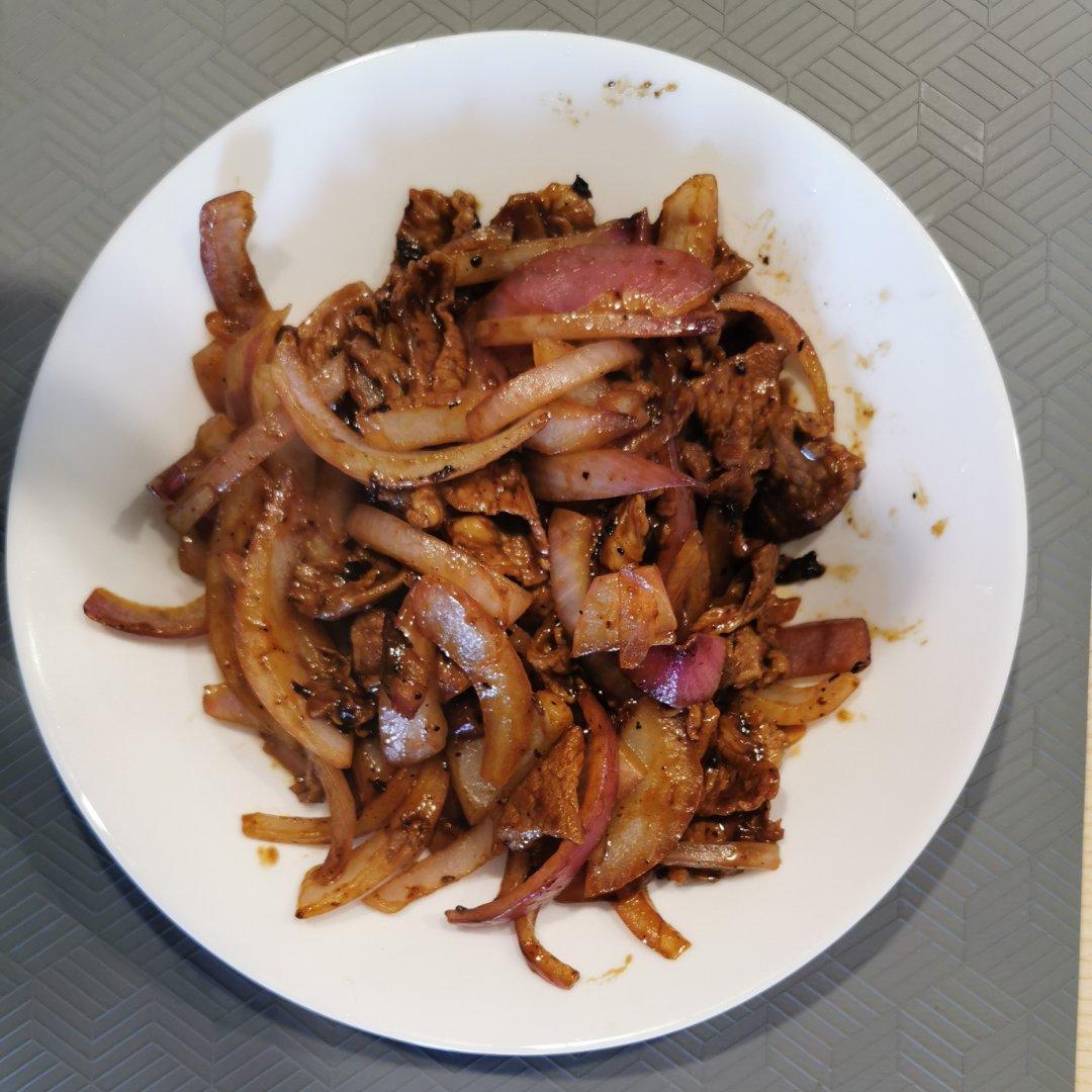 超简单的洋葱炒羊肉