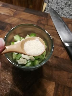 一夜渍小黄瓜和万能沙拉汁的做法 步骤5