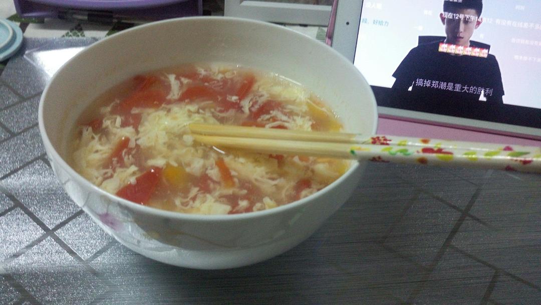 西红柿鸡蛋豆腐汤的做法