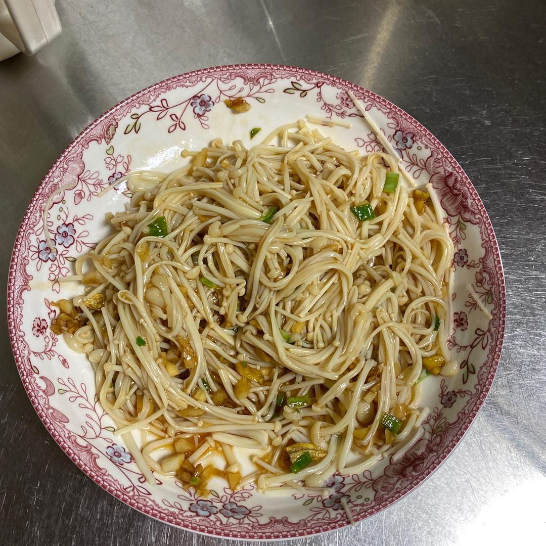 低脂低卡的凉拌金针菇