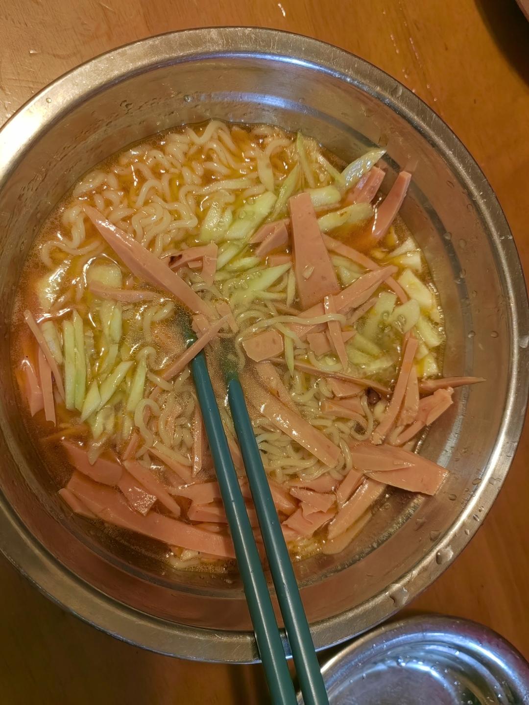 🍜酸辣雪碧拌面