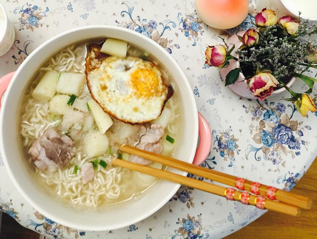 港式餐蛋面