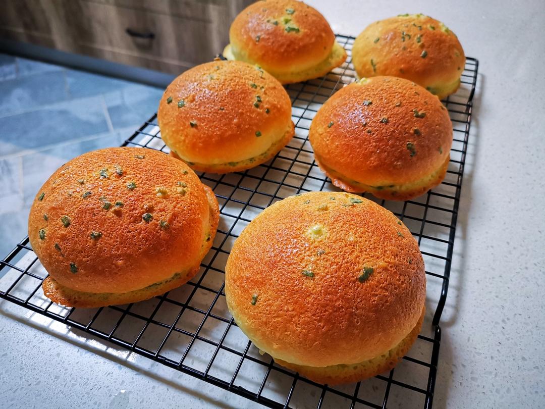 香葱肉松墨西哥包