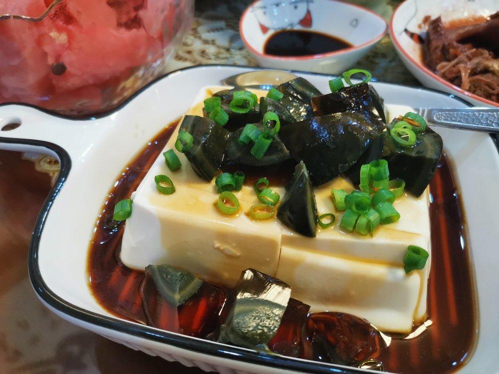 皮蛋豆腐