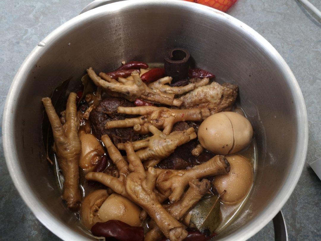 卤鸡脚