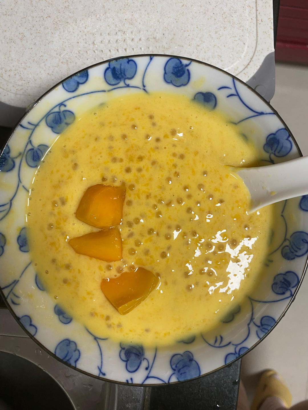 港式甜品——杨枝甘露(芒果西米露)附芒果花切法