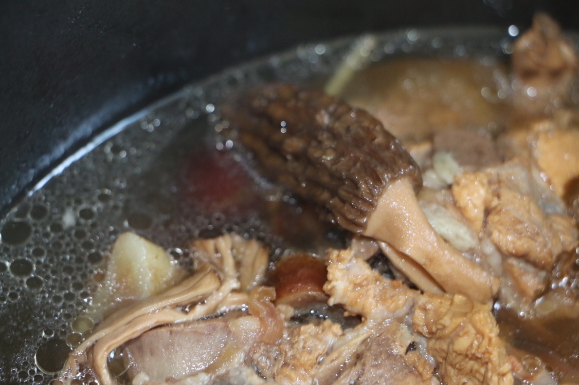 排骨炖天麻羊肝菌汤的做法 步骤5