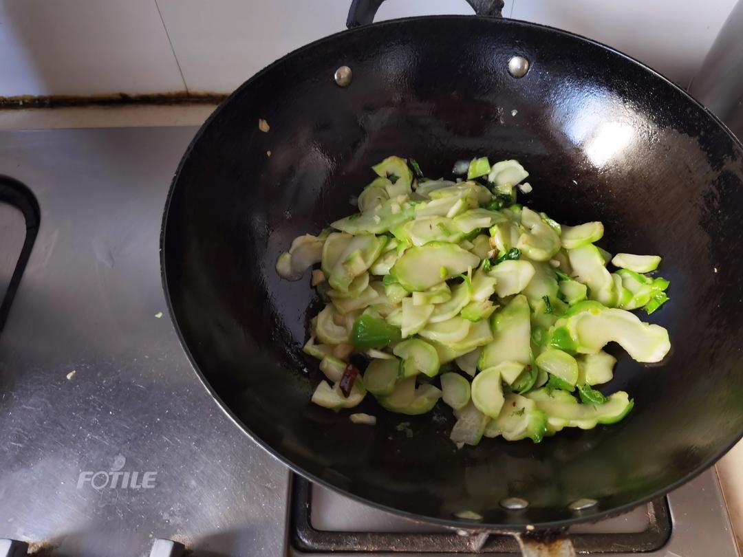 清炒儿菜（清香翠绿超好吃）