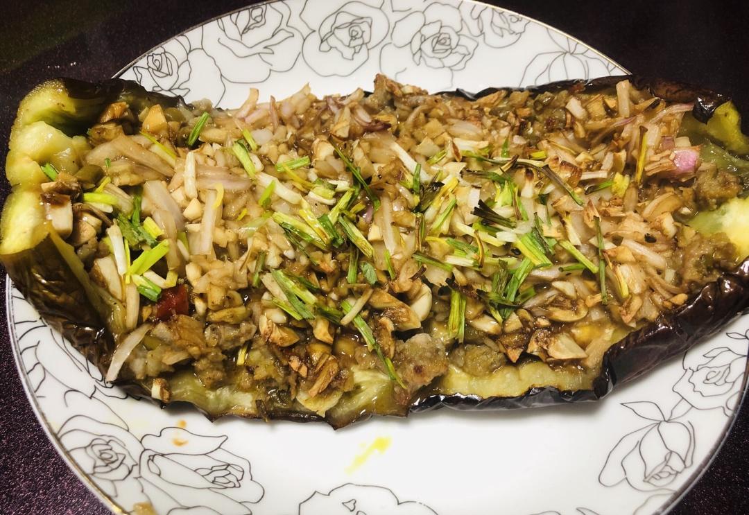 烤茄子（烤箱版家人连蒜蓉也不放过）