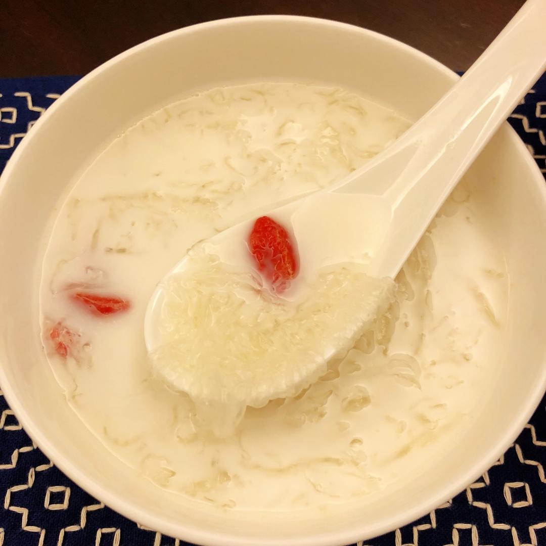 felixandlucy做的椰汁炖燕窝