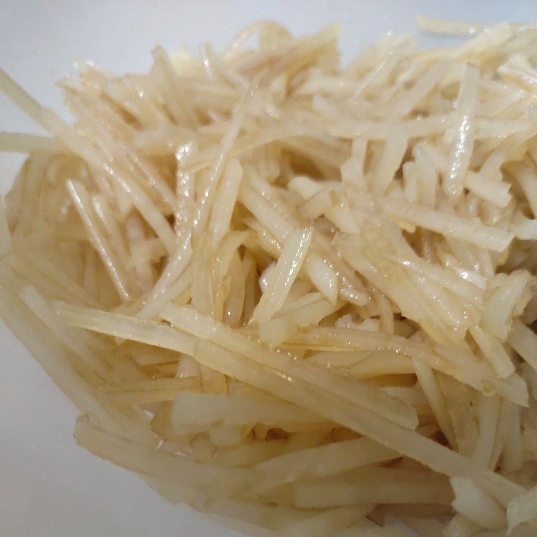 香辣开胃的凉拌土豆丝