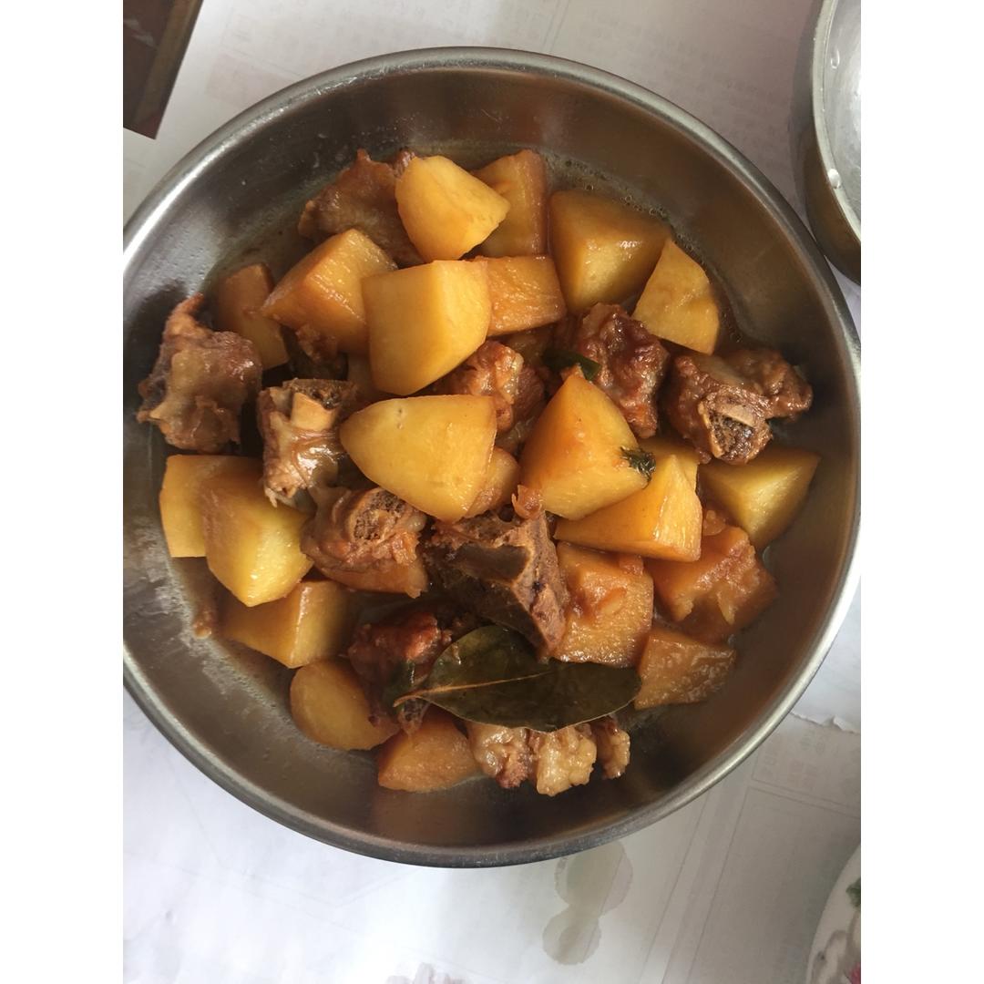 红烧排骨土豆