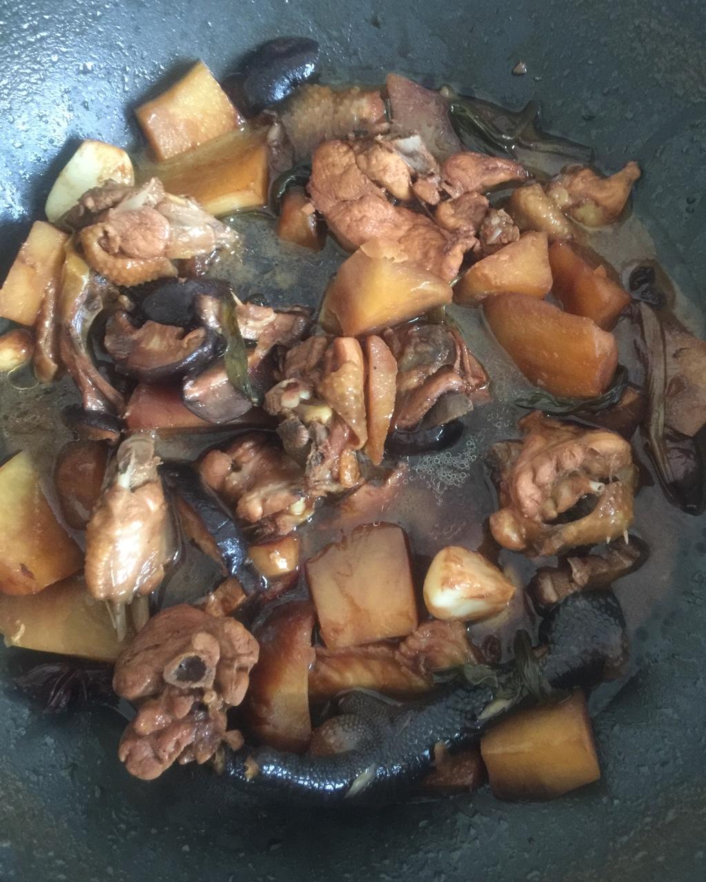 小鸡炖蘑菇