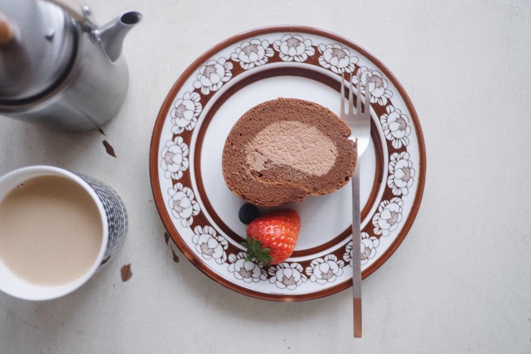 超浓郁卷不裂的巧克力蛋糕卷