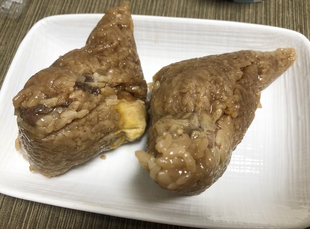 妈咪的♥️私房秘制咸蛋黄肉粽