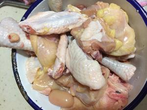 老丁的私房菜－云南汽锅鸡的做法 步骤1