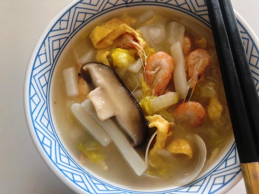 橘子q团做的海鲜年糕汤
