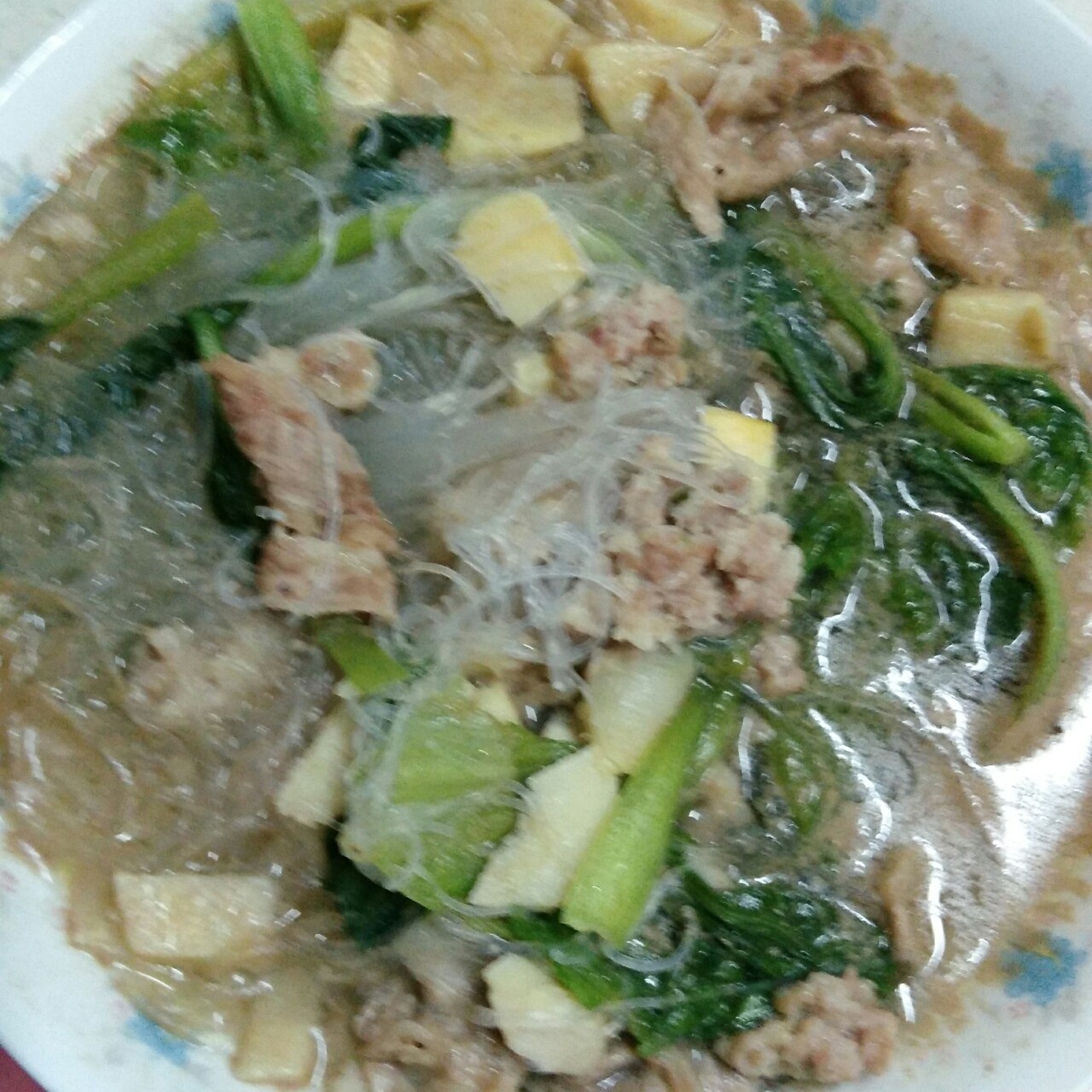 白菜丸子粉丝汤