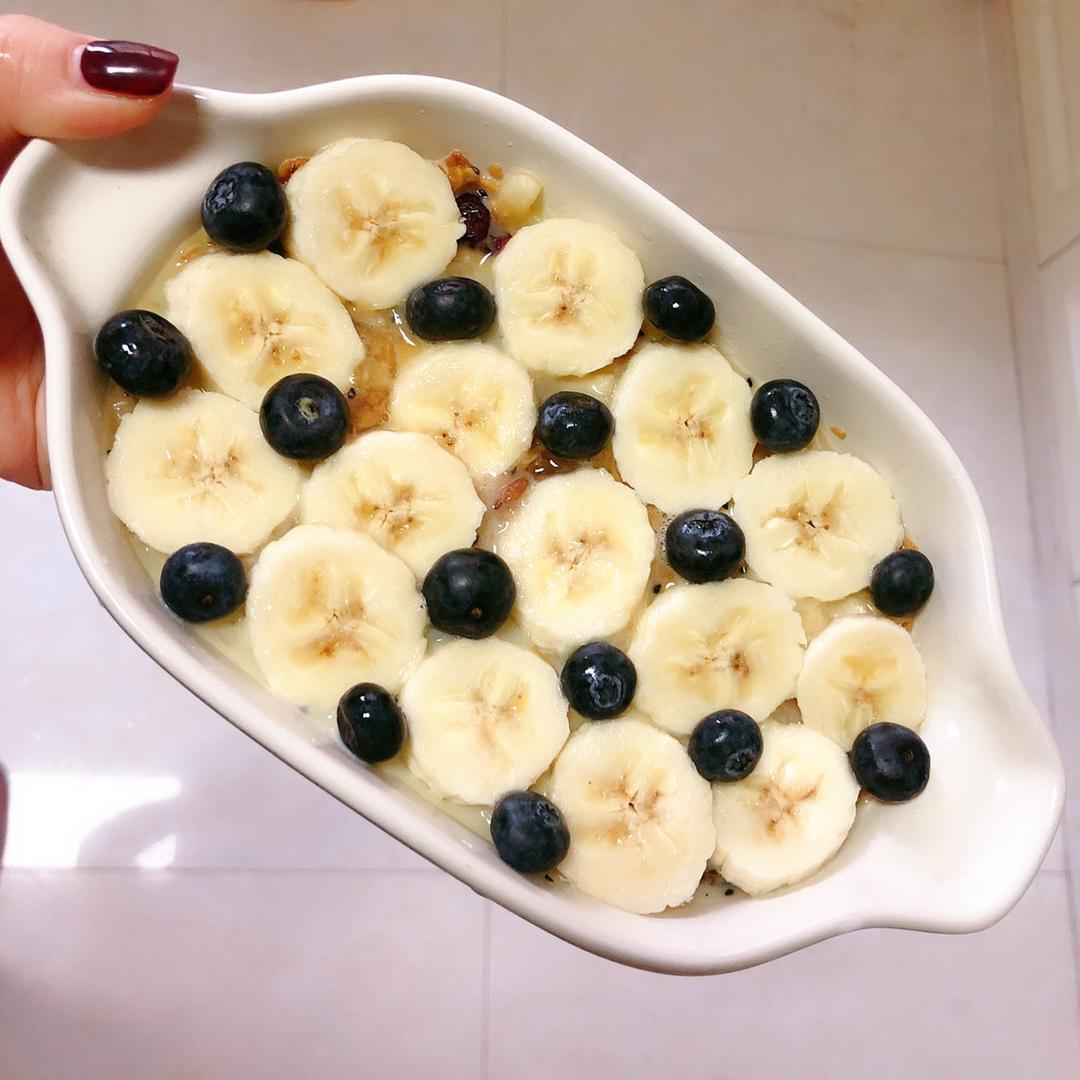 香蕉蓝莓烤燕麦
