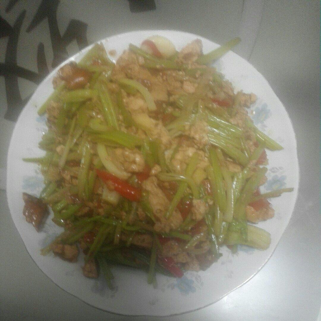 芹菜香干