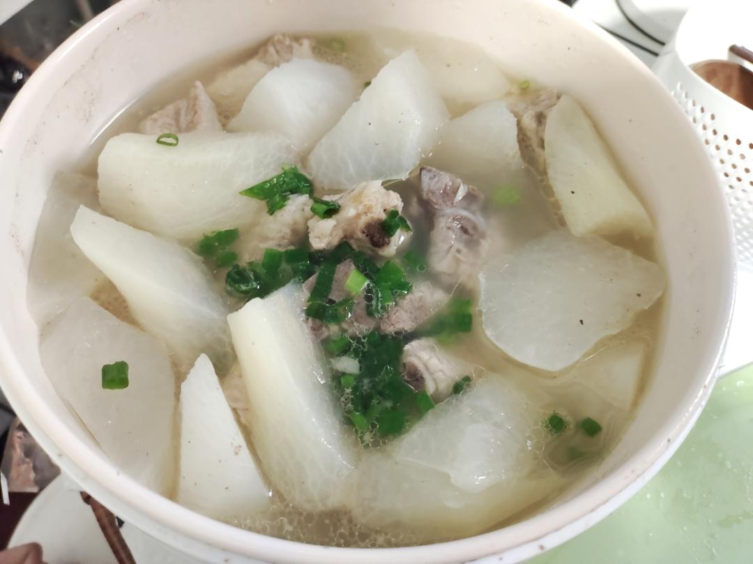 萝卜炖排骨-秋冬懒人汤