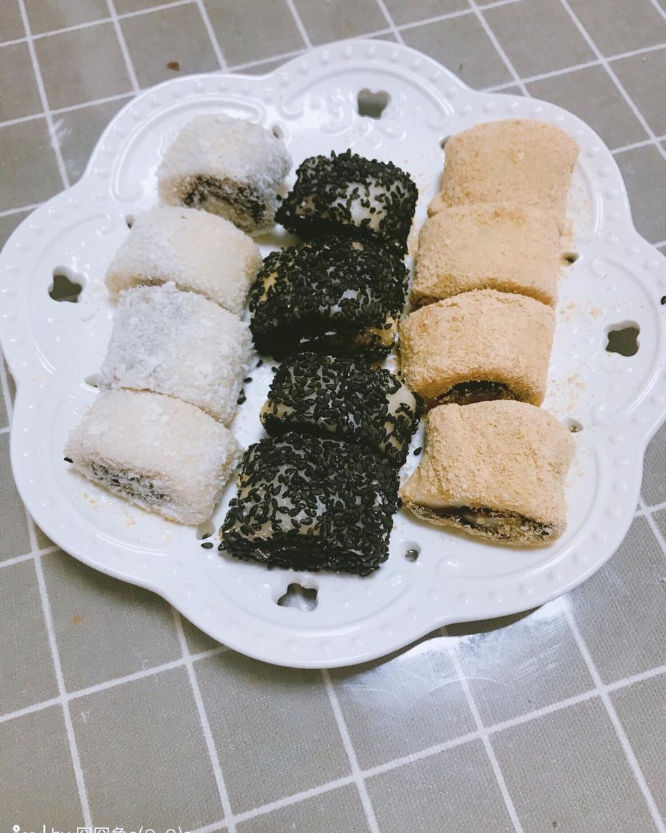 椰蓉红豆麻薯卷