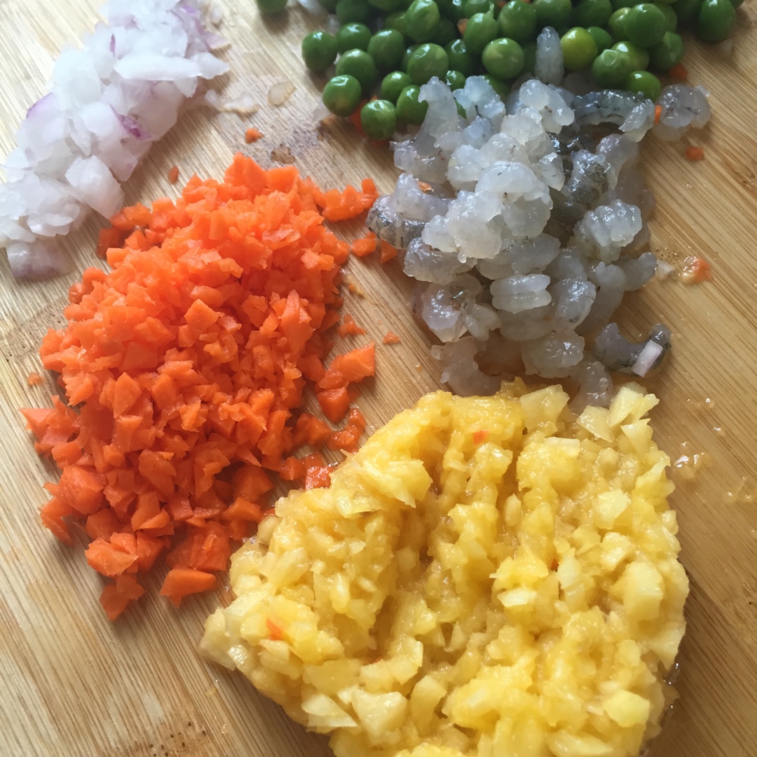 虾仁菠萝炒饭