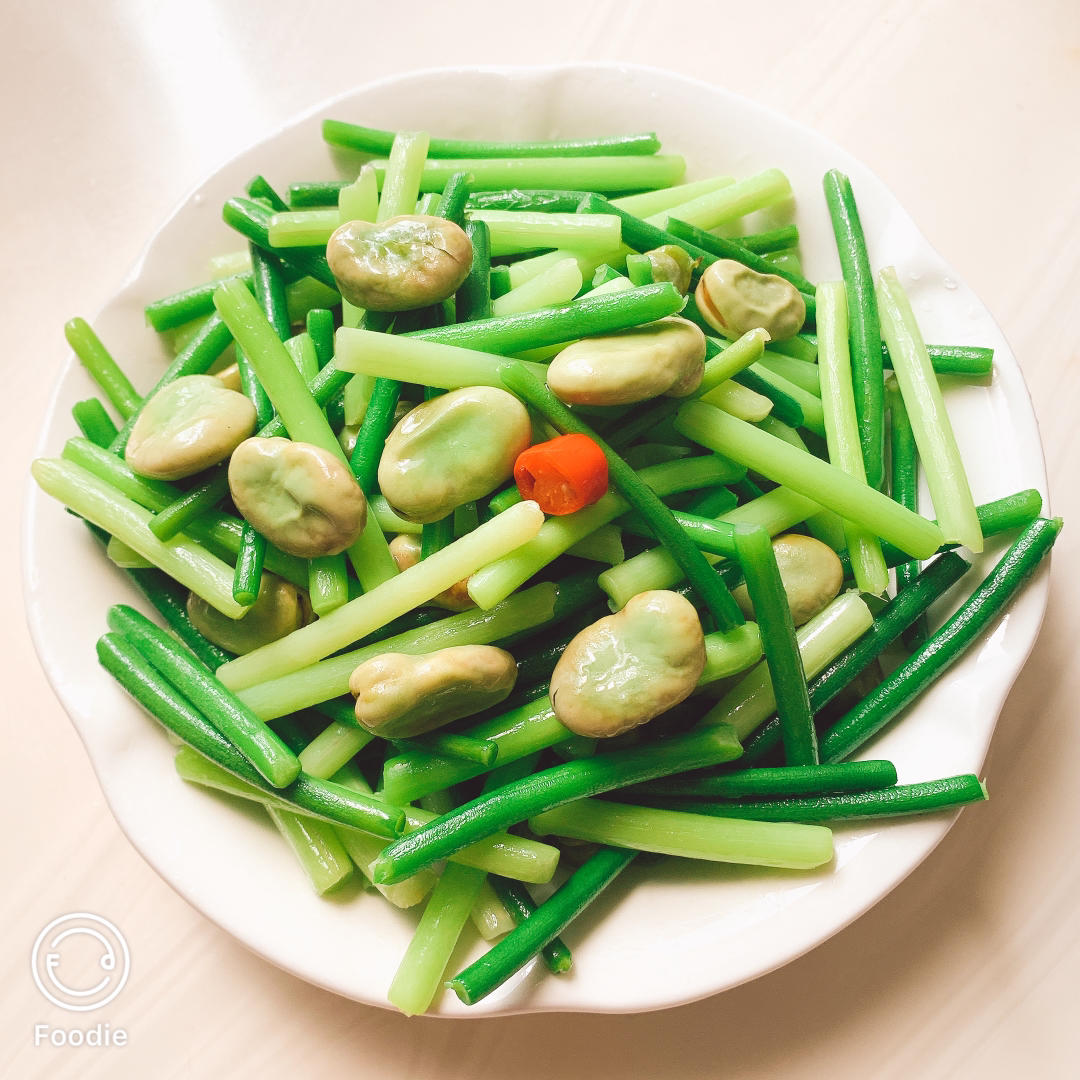 蚕豆炒蒜苗
