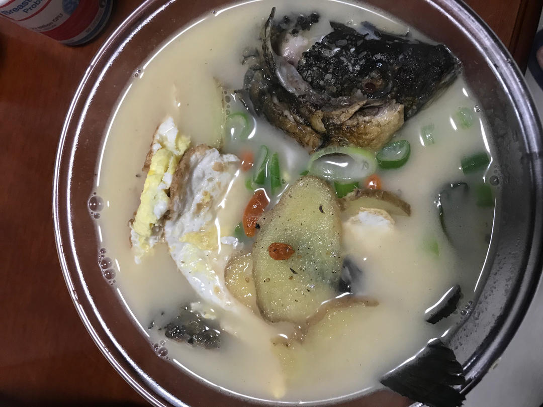 这样做的鲫鱼汤超好喝，奶白奶白的