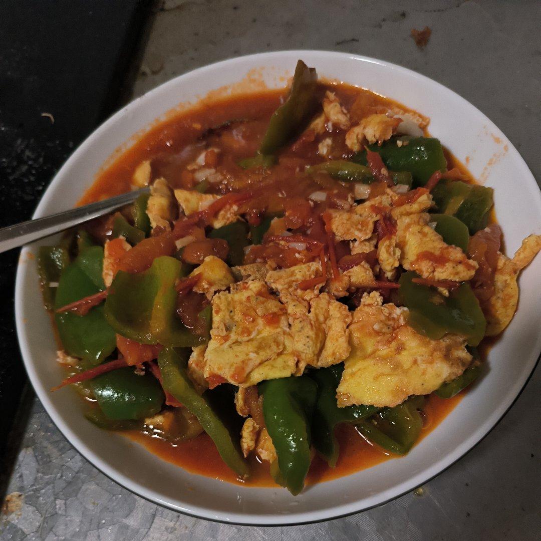 汤汁浓郁的青椒番茄炒蛋