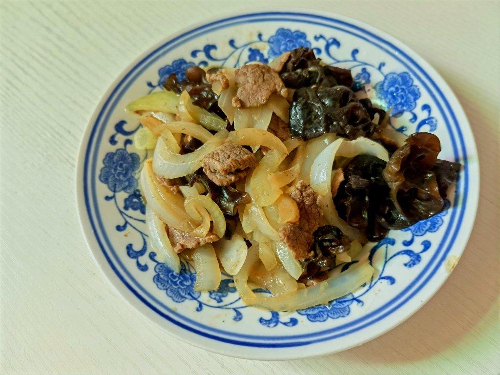 洋葱炒牛肉