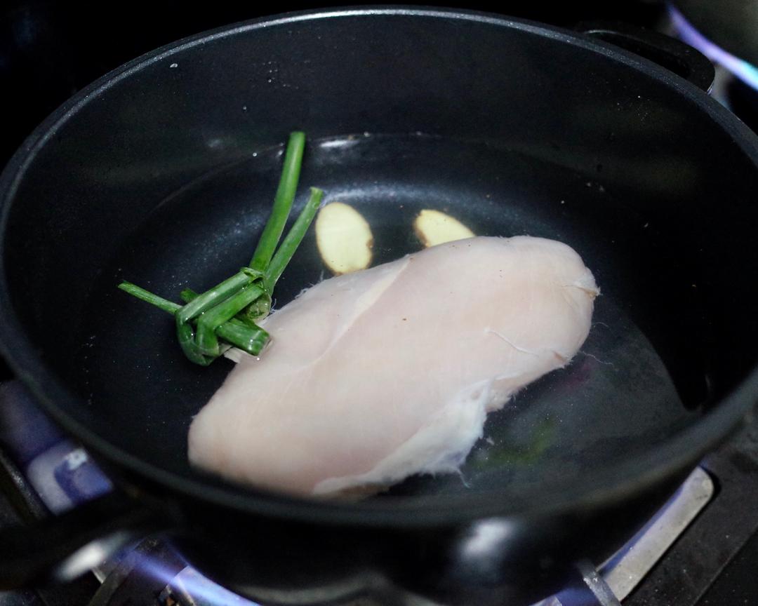 黯然销魂凉拌手撕鸡胸肉的做法 步骤1