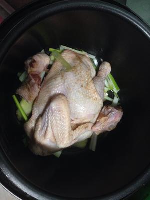 电饭煲焖鸡的做法 步骤1