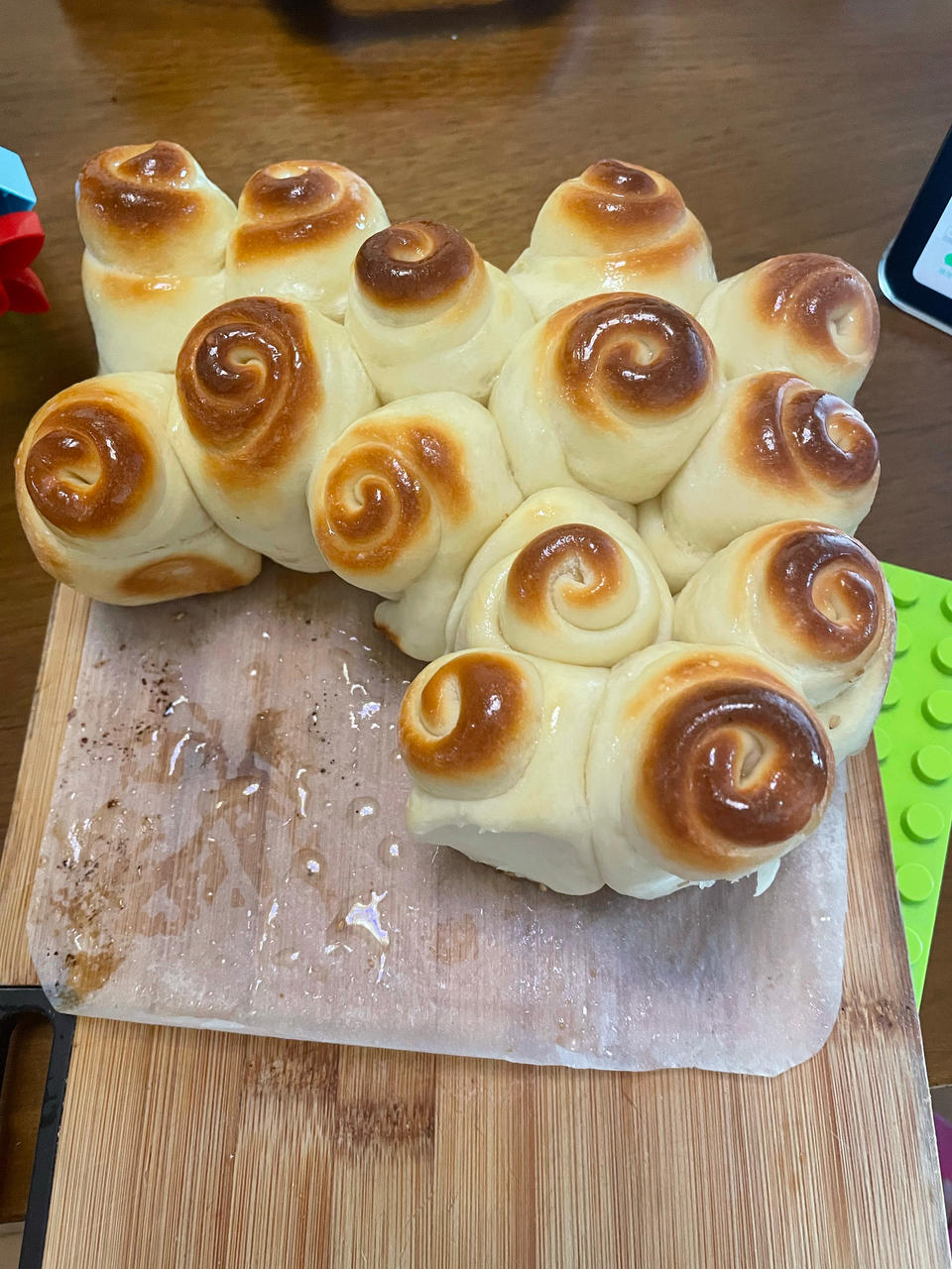 蜂蜜脆底小面包，又酥又软又香甜