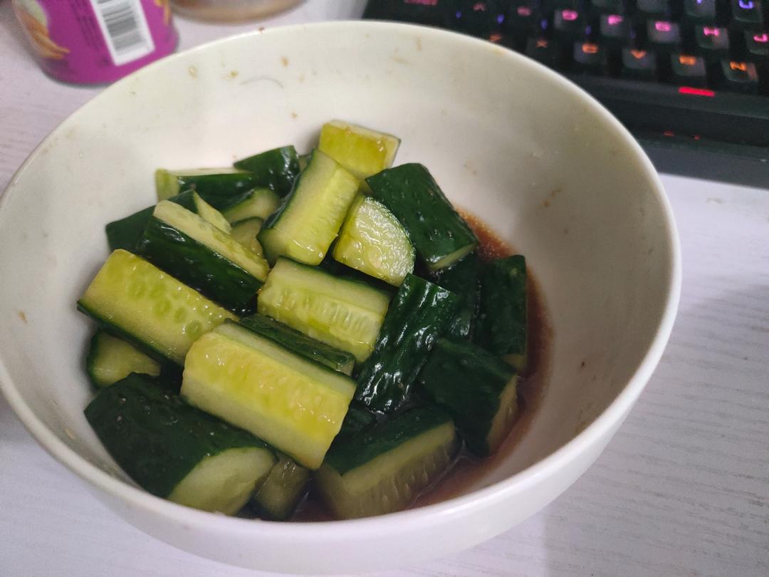 用料极简美味不减的凉拌黄瓜