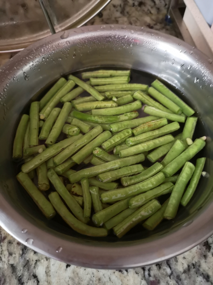 凉拌豇豆的做法 步骤1