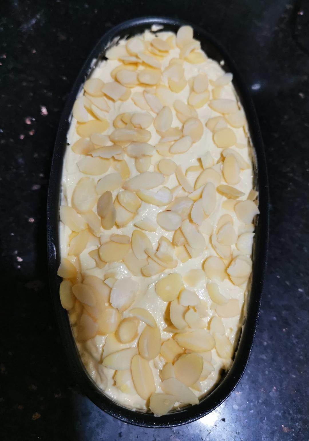 黄油杏仁磅蛋糕