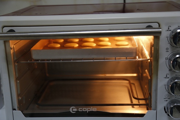 蛋黄小西饼（烤箱做饼干，简单又好吃）的做法 步骤9