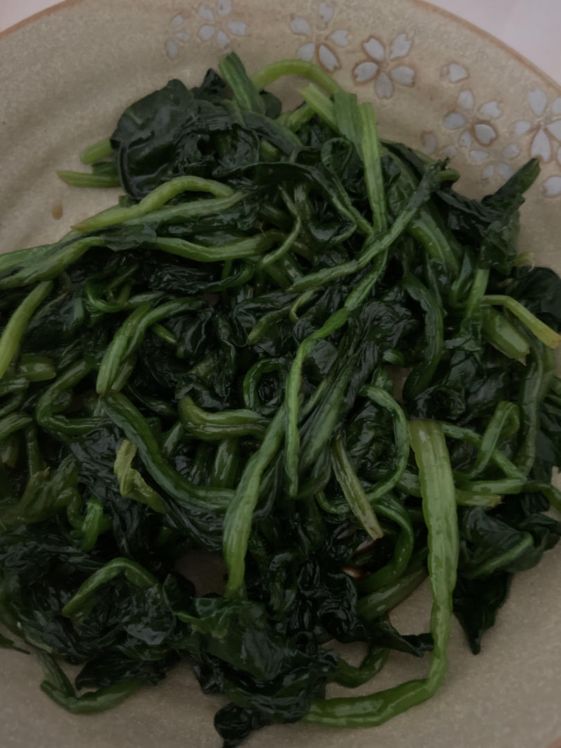 凉拌菠菜(家传秘方)